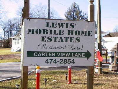 lewissign1.jpg (25568 bytes)